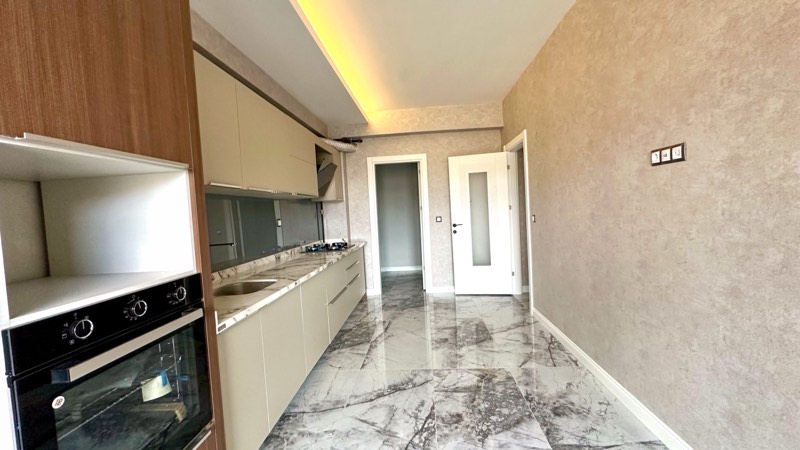 Lavanta — ankastre fırınlı mutfak nişi