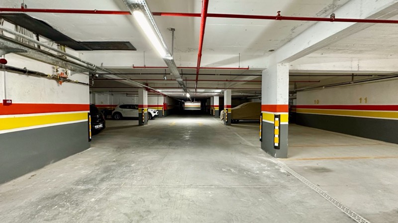 Lavanta — kapalı otopark katı